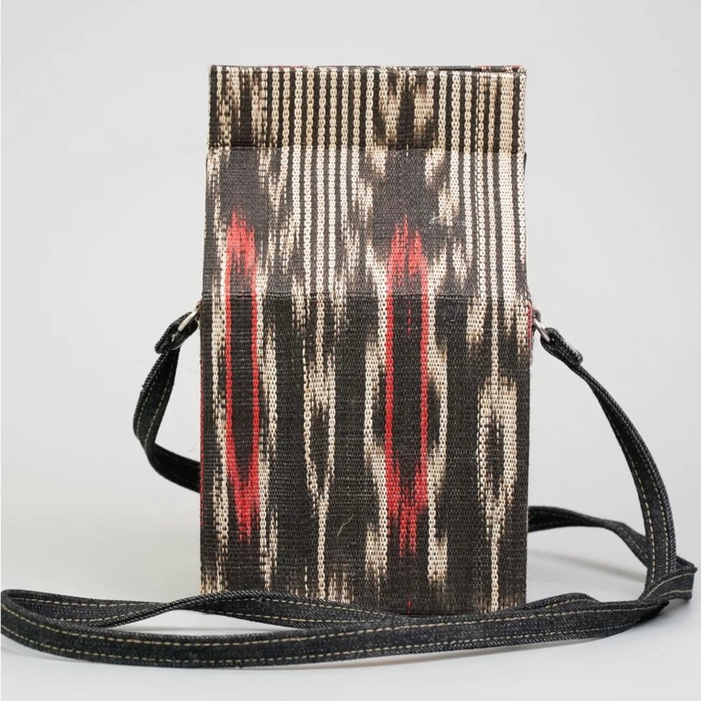 T’nalak Ikat Black Red Natural Straw Fibers Milk Carton Tote